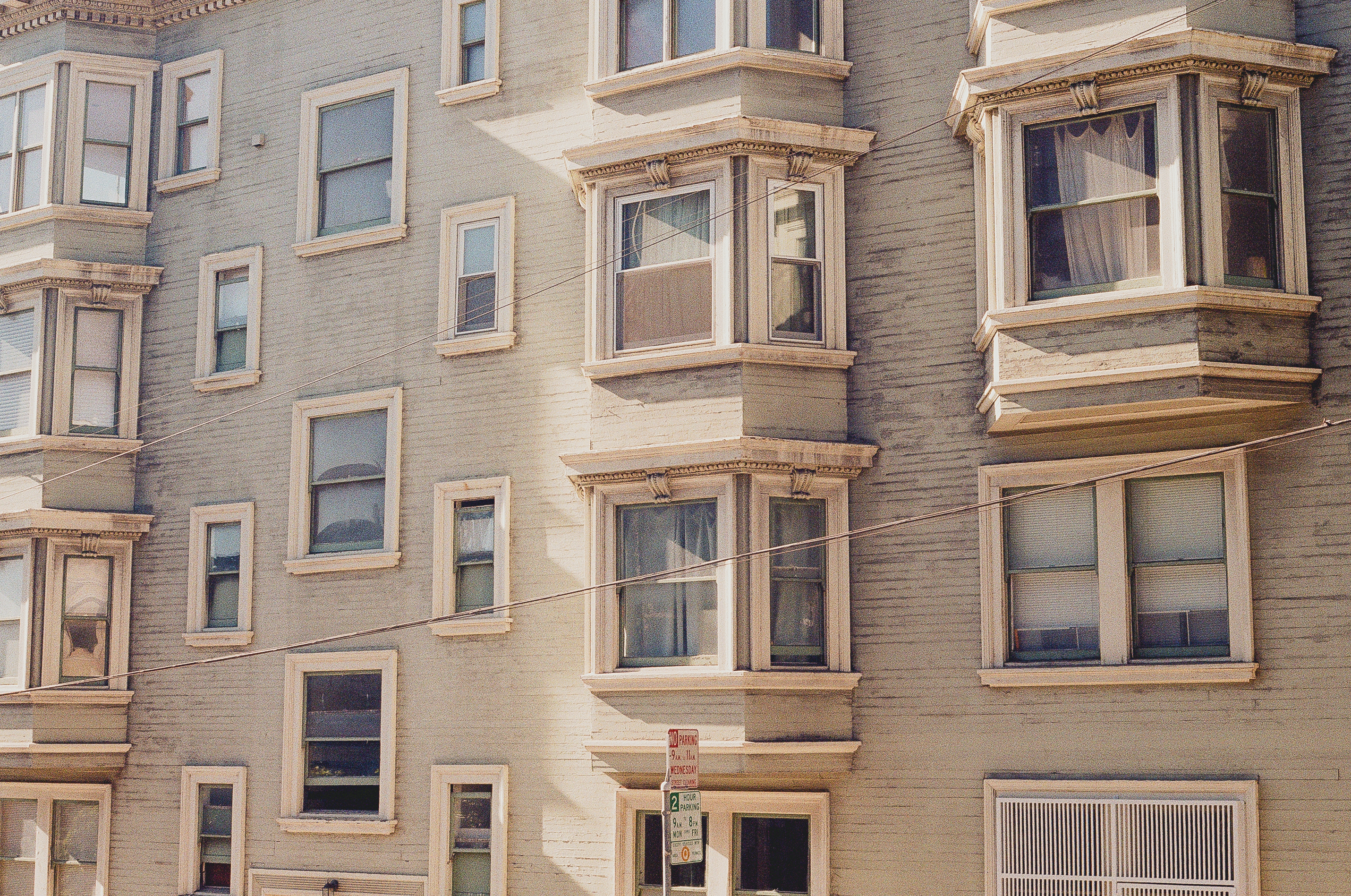 Windows, Steiner St.